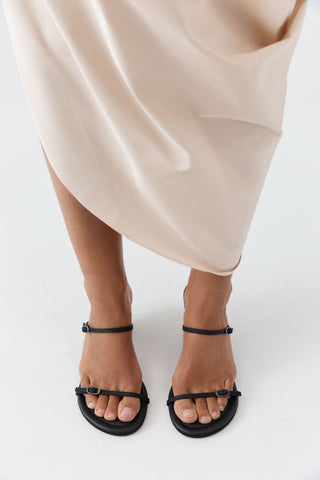 Petit Detail Wedge - Black