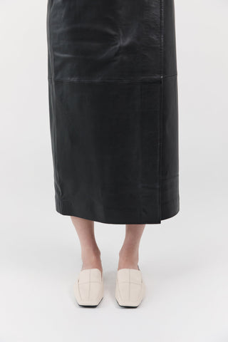 Minimal Flat Loafer