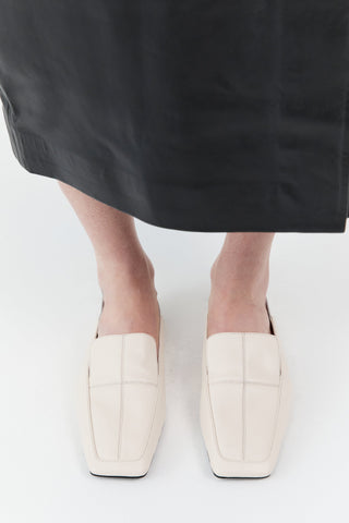Minimal Flat Loafer
