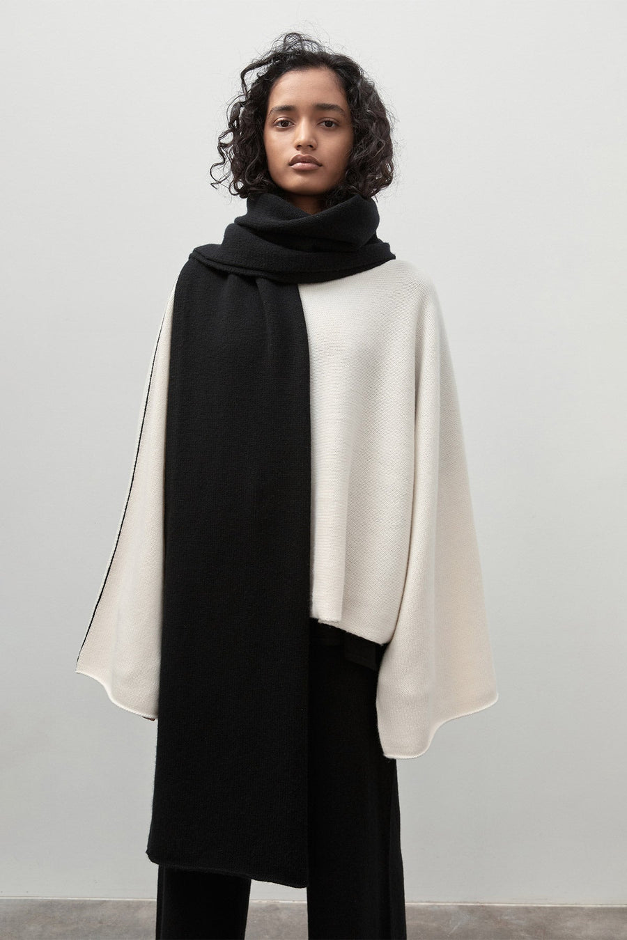 Oversized Black Scarf – STO Linen1
