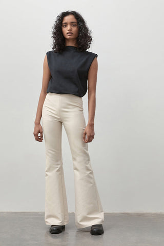 Tuck Shoulder Black Tee